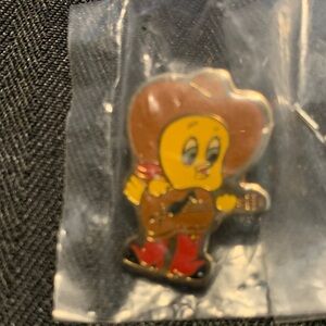 Tweety as Conway Twitty Vintage Enamel Hat Pin